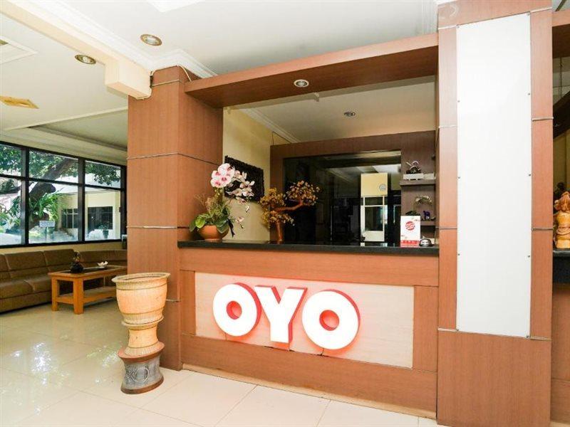 Oyo 1652 Hotel Tampiarto Проболинго Экстерьер фото