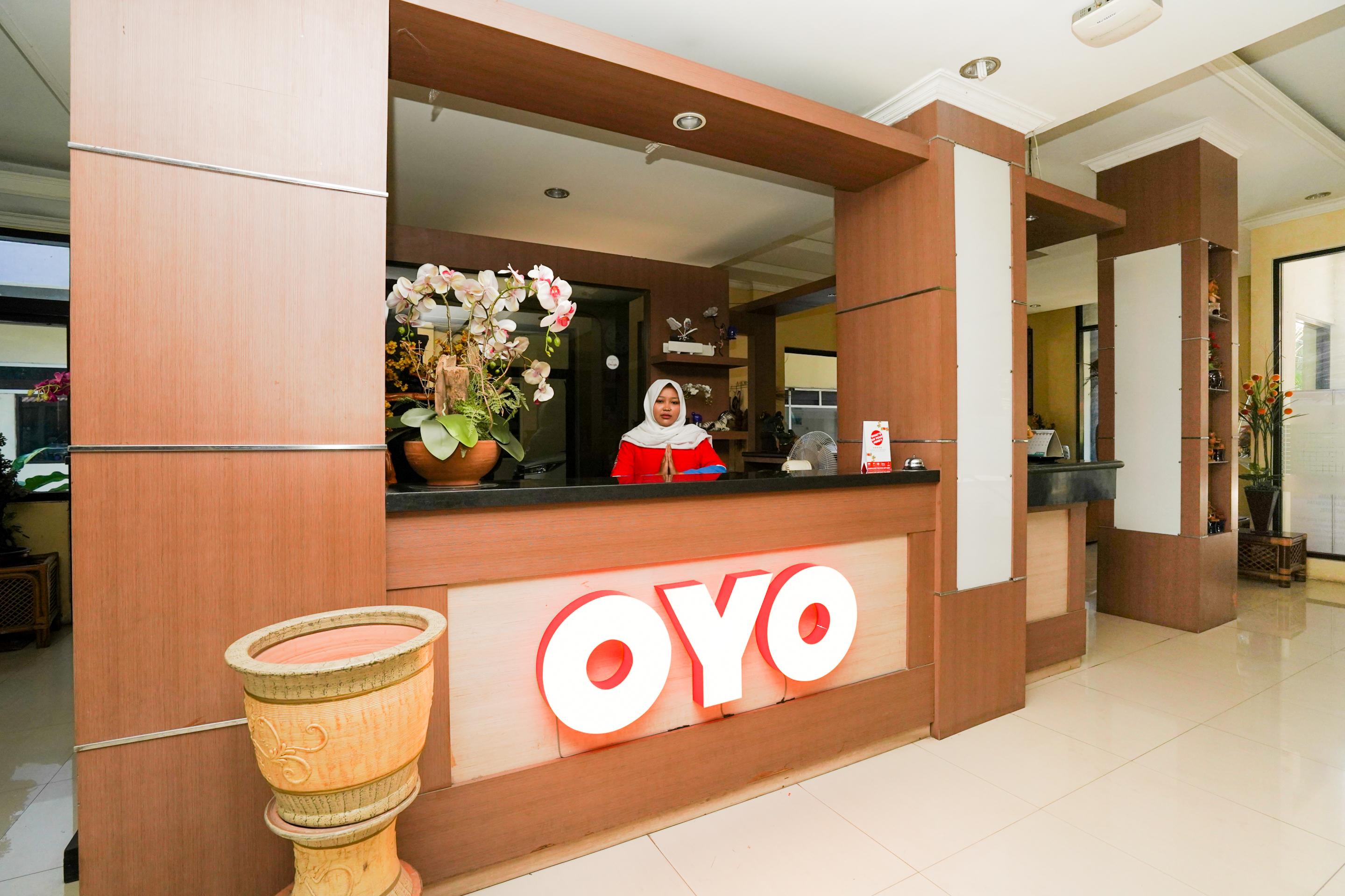 Oyo 1652 Hotel Tampiarto Проболинго Экстерьер фото